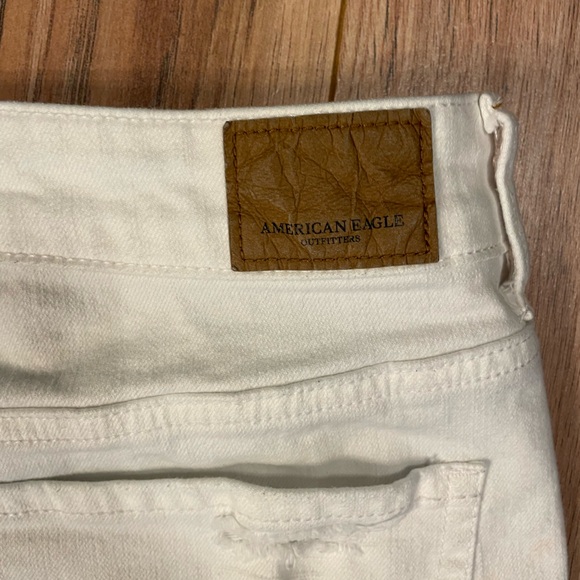 White distressed American Eagle super stretch X shorts size 12 - Picture 4 of 6